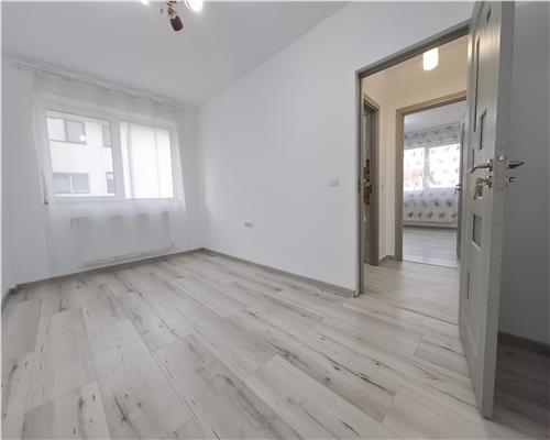 Apartament 2 camere, decomandat, de vanzare in Iasi, Galata, bloc nou, baie cu geam