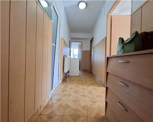 Apartament 3 camere decomandat de vanzare in Valea Lupului Iasi, garaj, gradina,  baie cu geam