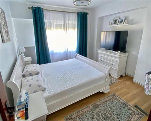 Apartament 3 camere, de vanzare, 83mp, etajul 5, Cug, vis-a-vis Arcadia