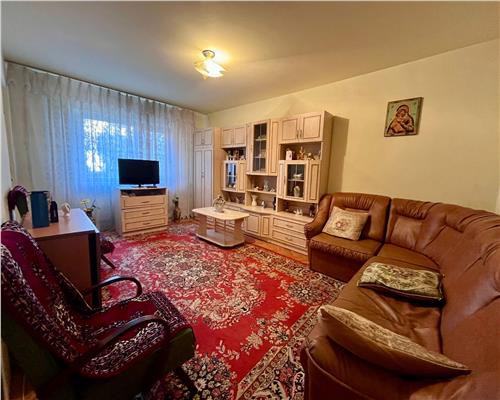 Apartament 3 camere, de vanzare, decomandat, etajul 1, 72mp, piata Cug