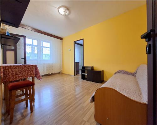 Apartament 3 camere de vanzare in Iasi, Alexandru Rond 28,  liber, etaj intermediar