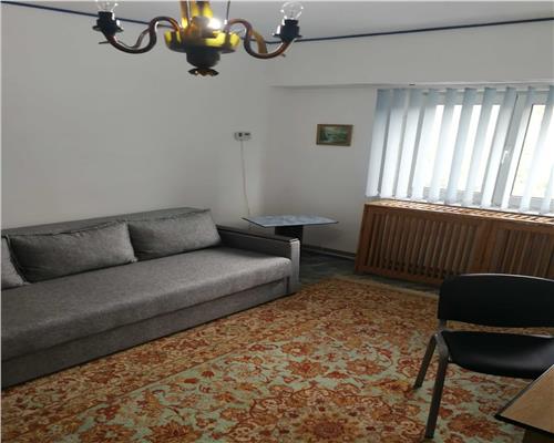 Apartament cu 2 camere, decomandat, zona Podul de Fier