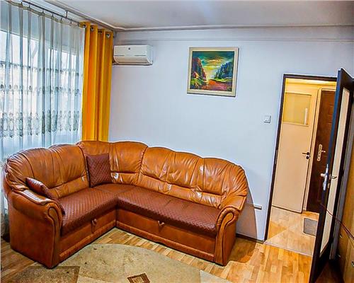 Apartament cu 2 camere, geam la baie, zona Podu Ros