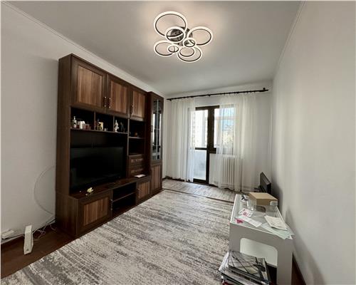 Apartament cu 3 camere de inchiriat in Alexandru, etaj 3 din 4