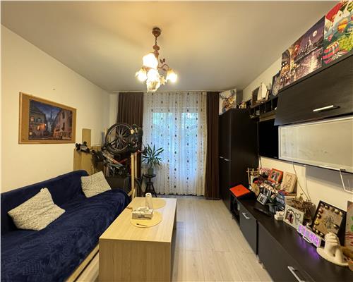 Apartament cu 3 camere de vanzare in Metalurgie, Tatarasi