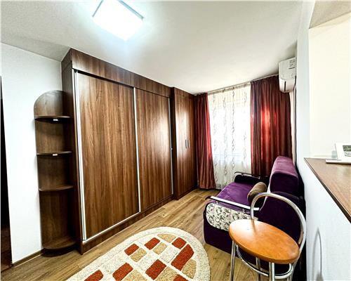 Apartament cu 3 camere, prima inchiriere, zona Podu Ros