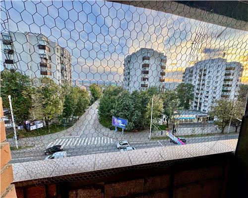 APARTAMENT CU 4 CAMERE , 2 BAI , 2 BALCOANE , ETAJ INTERMEDIAR,BULEVARDUL INDEPENDENTEI, IASI