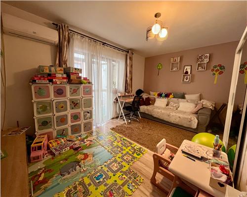 Apartament de vanzare, 2 camere, decomandat, etajul 1, loc de parcare, Hlincea