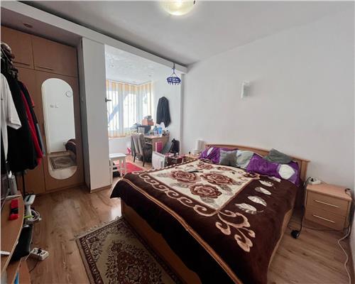 Apartament de vanzare, 2 camere, decomandat, etajul 2, Bd. Socola, Casa Sindicatelor