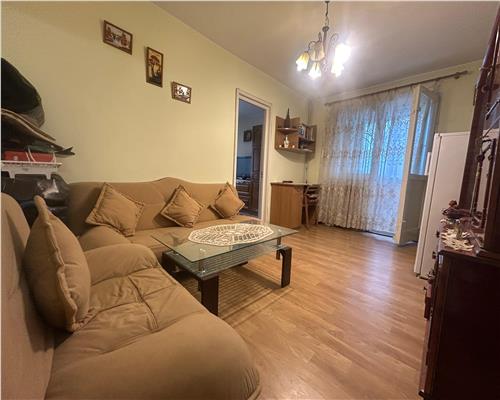 Apartament de vanzare cu 2 camere, etajul 3, zona Alexandru cel Bun