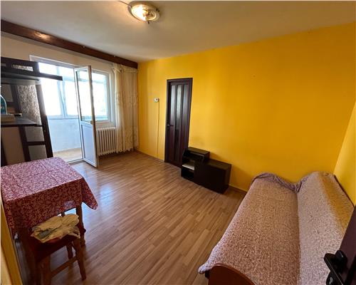 Apartament de vanzare cu 3 camere, etajul 3, zona Alexandru cel Bun Iasi (rond 28)