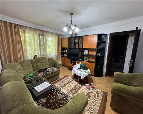 Apartament de vanzare 2 camere, semidecomandat, bloc fara risc, Mircea cel Batran
